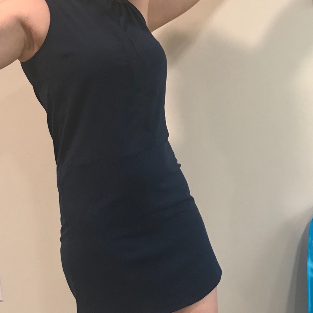 🌻EUC Light Sleeveless Henley Dress